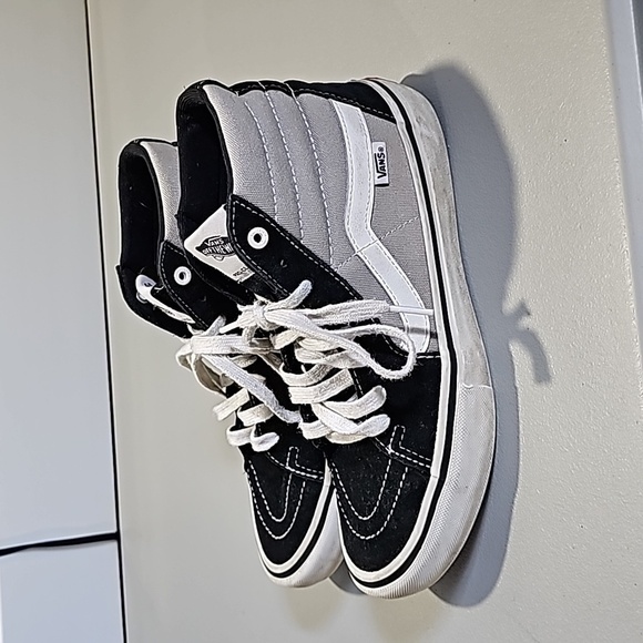 Vans black and white size 7.5 shoes - Picture 1 of 6